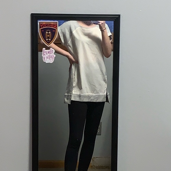 grey and white blouse - Picture 3 of 3